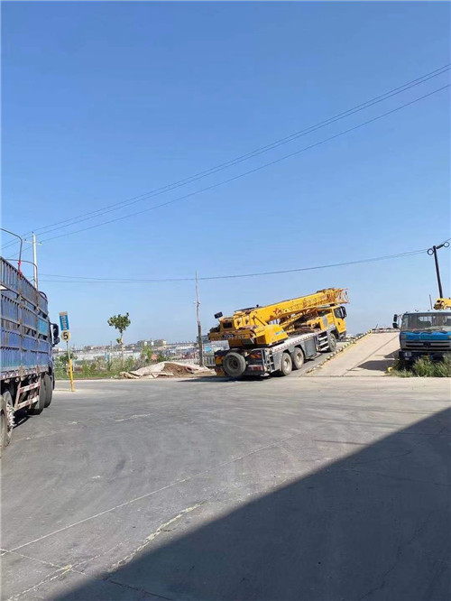 共青城市25吨吊车的租赁价格大概是多少？