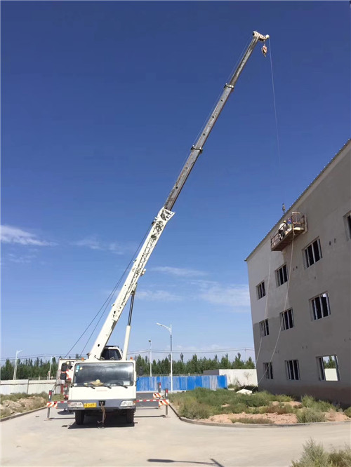 共青城市“轻装强干”—— 吊车的 “轻量化臂架” 技术